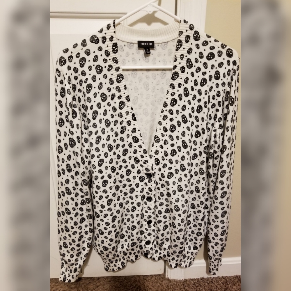 Torrid Allover Print Skull Cardigan Sweater Size 2